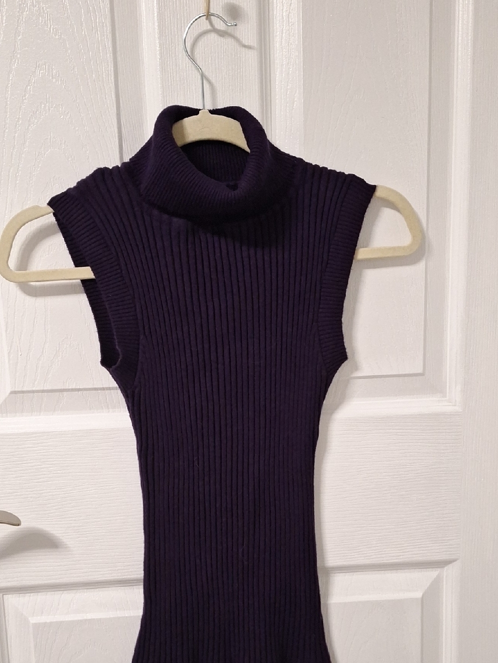 Sleeveless Turtleneck Ribbed Sweater - Deep Purple